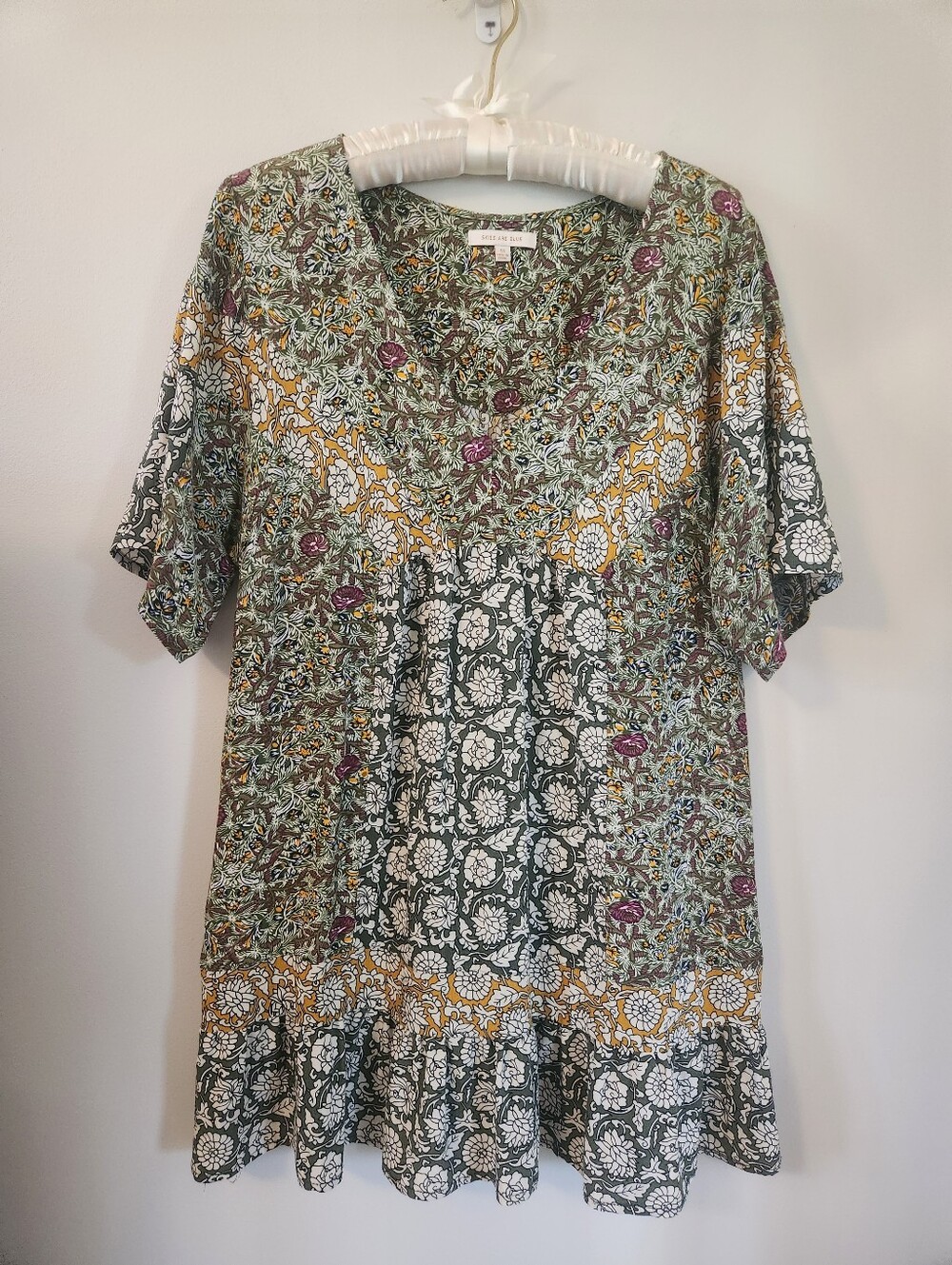 Skies Are Blue Boho Floral V-Neck Dress - Green Multie